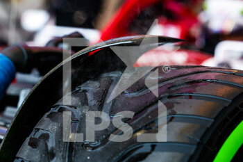 2022-07-01 - Pirelli rain tyre atmosphere during the Formula 1 Lenovo British Grand Prix 2022, 10th round of the 2022 FIA Formula One World Championship, on the Silverstone Circuit, from July 1 to 3, 2022 in Silverstone, United Kingdom - F1 - BRITISH GRAND PRIX 2022 - FORMULA 1 - MOTORS