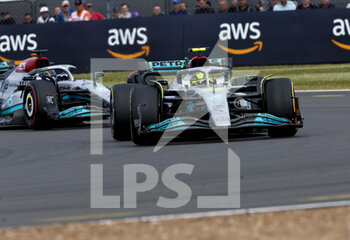 2022-07-01 - 44 HAMILTON Lewis (gbr), Mercedes AMG F1 Team W13, 63 RUSSELL George (gbr), Mercedes AMG F1 Team W13, action during the Formula 1 Lenovo British Grand Prix 2022, 10th round of the 2022 FIA Formula One World Championship, on the Silverstone Circuit, from July 1 to 3, 2022 in Silverstone, United Kingdom - F1 - BRITISH GRAND PRIX 2022 - FORMULA 1 - MOTORS