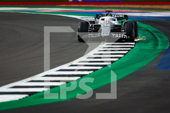 2022-07-01 - 10 GASLY Pierre (fra), Scuderia AlphaTauri AT03, action during the Formula 1 Lenovo British Grand Prix 2022, 10th round of the 2022 FIA Formula One World Championship, on the Silverstone Circuit, from July 1 to 3, 2022 in Silverstone, United Kingdom - F1 - BRITISH GRAND PRIX 2022 - FORMULA 1 - MOTORS