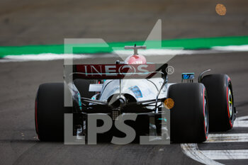 2022-07-01 - 63 RUSSELL George (gbr), Mercedes AMG F1 Team W13, action during the Formula 1 Lenovo British Grand Prix 2022, 10th round of the 2022 FIA Formula One World Championship, on the Silverstone Circuit, from July 1 to 3, 2022 in Silverstone, United Kingdom - F1 - BRITISH GRAND PRIX 2022 - FORMULA 1 - MOTORS