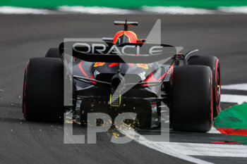 2022-07-01 - 01 VERSTAPPEN Max (nld), Red Bull Racing RB18, action during the Formula 1 Lenovo British Grand Prix 2022, 10th round of the 2022 FIA Formula One World Championship, on the Silverstone Circuit, from July 1 to 3, 2022 in Silverstone, United Kingdom - F1 - BRITISH GRAND PRIX 2022 - FORMULA 1 - MOTORS