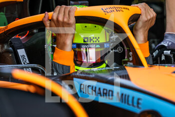 2022-07-02 - NORRIS Lando (gbr), McLaren F1 Team MCL36, portrait during the Formula 1 Lenovo British Grand Prix 2022, 10th round of the 2022 FIA Formula One World Championship, on the Silverstone Circuit, from July 1 to 3, 2022 in Silverstone, United Kingdom - F1 - BRITISH GRAND PRIX 2022 - FORMULA 1 - MOTORS