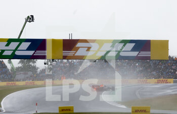 2022-07-02 - 01 VERSTAPPEN Max (nld), Red Bull Racing RB18, action crash, accident, during the Formula 1 Lenovo British Grand Prix 2022, 10th round of the 2022 FIA Formula One World Championship, on the Silverstone Circuit, from July 1 to 3, 2022 in Silverstone, United Kingdom - F1 - BRITISH GRAND PRIX 2022 - FORMULA 1 - MOTORS