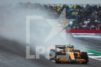 2022-07-02 - 04 NORRIS Lando (gbr), McLaren F1 Team MCL36, action during the Formula 1 Lenovo British Grand Prix 2022, 10th round of the 2022 FIA Formula One World Championship, on the Silverstone Circuit, from July 1 to 3, 2022 in Silverstone, United Kingdom - F1 - BRITISH GRAND PRIX 2022 - FORMULA 1 - MOTORS