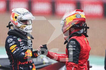 2022-07-02 - SAINZ Carlos (spa), Scuderia Ferrari F1-75, portrait VERSTAPPEN Max (ned), Red Bull Racing RB18, portrait during the Formula 1 Lenovo British Grand Prix 2022, 10th round of the 2022 FIA Formula One World Championship, on the Silverstone Circuit, from July 1 to 3, 2022 in Silverstone, United Kingdom - F1 - BRITISH GRAND PRIX 2022 - FORMULA 1 - MOTORS