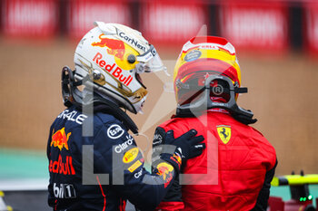 2022-07-02 - VERSTAPPEN Max (ned), Red Bull Racing RB18, SAINZ Carlos (spa), Scuderia Ferrari F1-75, portrait during the Formula 1 Lenovo British Grand Prix 2022, 10th round of the 2022 FIA Formula One World Championship, on the Silverstone Circuit, from July 1 to 3, 2022 in Silverstone, United Kingdom - F1 - BRITISH GRAND PRIX 2022 - FORMULA 1 - MOTORS