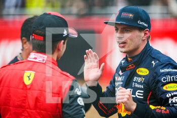 2022-07-02 - LECLERC Charles (mco), Scuderia Ferrari F1-75, VERSTAPPEN Max (ned), Red Bull Racing RB18, portrait during the Formula 1 Lenovo British Grand Prix 2022, 10th round of the 2022 FIA Formula One World Championship, on the Silverstone Circuit, from July 1 to 3, 2022 in Silverstone, United Kingdom - F1 - BRITISH GRAND PRIX 2022 - FORMULA 1 - MOTORS