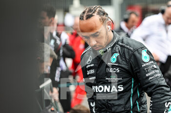 2022-07-03 - HAMILTON Lewis (gbr), Mercedes AMG F1 Team W13, portrait during the Formula 1 Lenovo British Grand Prix 2022, 10th round of the 2022 FIA Formula One World Championship, on the Silverstone Circuit, from July 1 to 3, 2022 in Silverstone, United Kingdom - F1 - BRITISH GRAND PRIX 2022 - RACE - FORMULA 1 - MOTORS