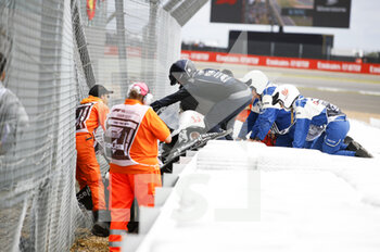 2022-07-03 - ZHOU Guanyu (chi), Alfa Romeo F1 Team ORLEN C42, portrait crash, accident, during the Formula 1 Lenovo British Grand Prix 2022, 10th round of the 2022 FIA Formula One World Championship, on the Silverstone Circuit, from July 1 to 3, 2022 in Silverstone, United Kingdom - F1 - BRITISH GRAND PRIX 2022 - RACE - FORMULA 1 - MOTORS