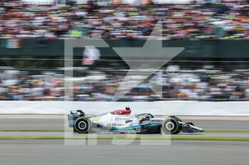 2022-07-03 - 44 HAMILTON Lewis (gbr), Mercedes AMG F1 Team W13, action during the Formula 1 Lenovo British Grand Prix 2022, 10th round of the 2022 FIA Formula One World Championship, on the Silverstone Circuit, from July 1 to 3, 2022 in Silverstone, United Kingdom - F1 - BRITISH GRAND PRIX 2022 - RACE - FORMULA 1 - MOTORS