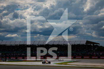 2022-06-30 - 01 VERSTAPPEN Max (nld), Red Bull Racing RB18, action during the Formula 1 Lenovo British Grand Prix 2022, 10th round of the 2022 FIA Formula One World Championship, on the Silverstone Circuit, from July 1 to 3, 2022 in Silverstone, United Kingdom - F1 - BRITISH GRAND PRIX 2022 - RACE - FORMULA 1 - MOTORS