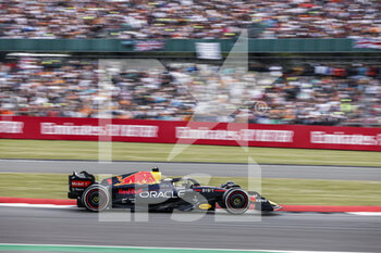 2022-06-30 - 01 VERSTAPPEN Max (nld), Red Bull Racing RB18, action during the Formula 1 Lenovo British Grand Prix 2022, 10th round of the 2022 FIA Formula One World Championship, on the Silverstone Circuit, from July 1 to 3, 2022 in Silverstone, United Kingdom - F1 - BRITISH GRAND PRIX 2022 - RACE - FORMULA 1 - MOTORS