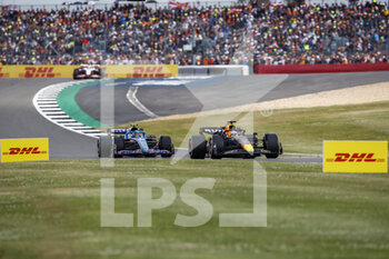 2022-06-30 - 01 VERSTAPPEN Max (nld), Red Bull Racing RB18, action 31 OCON Esteban (fra), Alpine F1 Team A522, action during the Formula 1 Lenovo British Grand Prix 2022, 10th round of the 2022 FIA Formula One World Championship, on the Silverstone Circuit, from July 1 to 3, 2022 in Silverstone, United Kingdom - F1 - BRITISH GRAND PRIX 2022 - RACE - FORMULA 1 - MOTORS