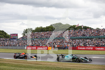 2022-06-30 - 05 VETTEL Sebastian (ger), Aston Martin F1 Team AMR22, action 01 VERSTAPPEN Max (nld), Red Bull Racing RB18, action during the Formula 1 Lenovo British Grand Prix 2022, 10th round of the 2022 FIA Formula One World Championship, on the Silverstone Circuit, from July 1 to 3, 2022 in Silverstone, United Kingdom - F1 - BRITISH GRAND PRIX 2022 - RACE - FORMULA 1 - MOTORS