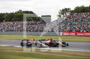 2022-06-30 - 16 LECLERC Charles (mco), Scuderia Ferrari F1-75, action 11 PEREZ Sergio (mex), Red Bull Racing RB18, action during the Formula 1 Lenovo British Grand Prix 2022, 10th round of the 2022 FIA Formula One World Championship, on the Silverstone Circuit, from July 1 to 3, 2022 in Silverstone, United Kingdom - F1 - BRITISH GRAND PRIX 2022 - RACE - FORMULA 1 - MOTORS