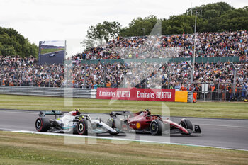 2022-06-30 - 44 HAMILTON Lewis (gbr), Mercedes AMG F1 Team W13, action 16 LECLERC Charles (mco), Scuderia Ferrari F1-75, action during the Formula 1 Lenovo British Grand Prix 2022, 10th round of the 2022 FIA Formula One World Championship, on the Silverstone Circuit, from July 1 to 3, 2022 in Silverstone, United Kingdom - F1 - BRITISH GRAND PRIX 2022 - RACE - FORMULA 1 - MOTORS