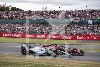 2022-06-30 - 44 HAMILTON Lewis (gbr), Mercedes AMG F1 Team W13, action 16 LECLERC Charles (mco), Scuderia Ferrari F1-75, action during the Formula 1 Lenovo British Grand Prix 2022, 10th round of the 2022 FIA Formula One World Championship, on the Silverstone Circuit, from July 1 to 3, 2022 in Silverstone, United Kingdom - F1 - BRITISH GRAND PRIX 2022 - RACE - FORMULA 1 - MOTORS