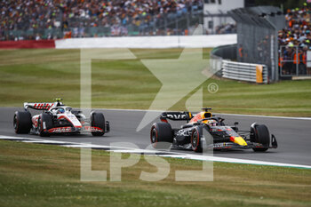 2022-06-30 - 01 VERSTAPPEN Max (nld), Red Bull Racing RB18, action 47 SCHUMACHER Mick (ger), Haas F1 Team VF-22 Ferrari, action during the Formula 1 Lenovo British Grand Prix 2022, 10th round of the 2022 FIA Formula One World Championship, on the Silverstone Circuit, from July 1 to 3, 2022 in Silverstone, United Kingdom - F1 - BRITISH GRAND PRIX 2022 - RACE - FORMULA 1 - MOTORS
