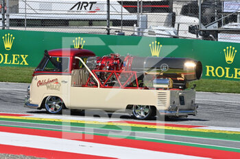 2022-07-07 - Oklahoma Willy Jet Bus during the Formula 1 Rolex Grosser Preis Von Osterreich 2022, 2022 Austrian Grand Prix, 11th round of the 2022 FIA Formula One World Championship from July 8 to 10, 2022 on the Red Bull Ring, in Spielberg, Austria - F1 - AUSTRIAN GRAND PRIX 2022 - FORMULA 1 - MOTORS
