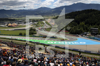 2022-07-08 - 55 SAINZ Carlos (spa), Scuderia Ferrari F1-75, action landscape, paysage, illustration, spectators, fans, grandstands, gradins, during the Formula 1 Rolex Grosser Preis Von Osterreich 2022, 2022 Austrian Grand Prix, 11th round of the 2022 FIA Formula One World Championship from July 8 to 10, 2022 on the Red Bull Ring, in Spielberg, Austria - F1 - AUSTRIAN GRAND PRIX 2022 - FORMULA 1 - MOTORS