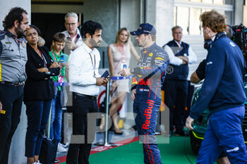 2022-07-08 - VERSTAPPEN Max (ned), Red Bull Racing RB18, portrait, congratulated by BEN SULAYEM Mohammed (uae), President of the FIA during the Formula 1 Rolex Grosser Preis Von Osterreich 2022, 2022 Austrian Grand Prix, 11th round of the 2022 FIA Formula One World Championship from July 8 to 10, 2022 on the Red Bull Ring, in Spielberg, Austria - F1 - AUSTRIAN GRAND PRIX 2022 - FORMULA 1 - MOTORS