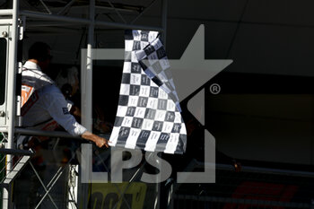 2022-07-09 - chequered flag, drapeau a damier during the Formula 1 Rolex Grosser Preis Von Osterreich 2022, 2022 Austrian Grand Prix, 11th round of the 2022 FIA Formula One World Championship from July 8 to 10, 2022 on the Red Bull Ring, in Spielberg, Austria - F1 - AUSTRIAN GRAND PRIX 2022 - FORMULA 1 - MOTORS