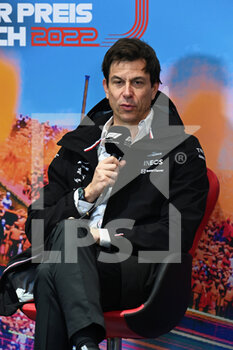 2022-07-09 - Press conference, WOLFF Toto (aut), Team Principal & CEO of Mercedes AMG F1 Team, portrait during the Formula 1 Rolex Grosser Preis Von Osterreich 2022, 2022 Austrian Grand Prix, 11th round of the 2022 FIA Formula One World Championship from July 8 to 10, 2022 on the Red Bull Ring, in Spielberg, Austria - F1 - AUSTRIAN GRAND PRIX 2022 - FORMULA 1 - MOTORS