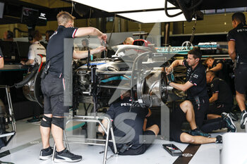 2022-07-09 - 63 RUSSELL George (gbr), Mercedes AMG F1 Team W13, garage, box, during the Formula 1 Rolex Grosser Preis Von Osterreich 2022, 2022 Austrian Grand Prix, 11th round of the 2022 FIA Formula One World Championship from July 8 to 10, 2022 on the Red Bull Ring, in Spielberg, Austria - F1 - AUSTRIAN GRAND PRIX 2022 - FORMULA 1 - MOTORS