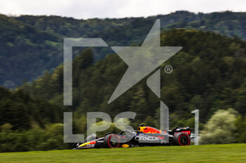 2022-07-09 - 01 VERSTAPPEN Max (nld), Red Bull Racing RB18, action during the Formula 1 Rolex Grosser Preis Von Osterreich 2022, 2022 Austrian Grand Prix, 11th round of the 2022 FIA Formula One World Championship from July 8 to 10, 2022 on the Red Bull Ring, in Spielberg, Austria - F1 - AUSTRIAN GRAND PRIX 2022 - FORMULA 1 - MOTORS