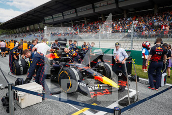 2022-07-09 - starting grid, grille de depart, 11 PEREZ Sergio (mex), Red Bull Racing RB18, during the Formula 1 Rolex Grosser Preis Von Osterreich 2022, 2022 Austrian Grand Prix, 11th round of the 2022 FIA Formula One World Championship from July 8 to 10, 2022 on the Red Bull Ring, in Spielberg, Austria - F1 - AUSTRIAN GRAND PRIX 2022 - FORMULA 1 - MOTORS