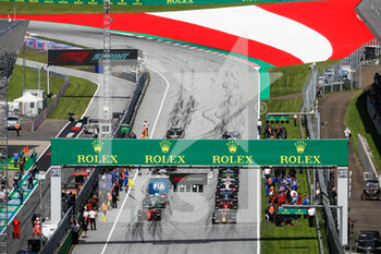 2022-07-09 - starting grid, grille de depart, during the Formula 1 Rolex Grosser Preis Von Osterreich 2022, 2022 Austrian Grand Prix, 11th round of the 2022 FIA Formula One World Championship from July 8 to 10, 2022 on the Red Bull Ring, in Spielberg, Austria - F1 - AUSTRIAN GRAND PRIX 2022 - FORMULA 1 - MOTORS