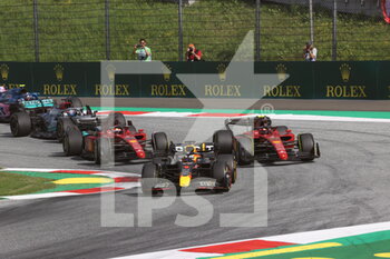 2022-07-09 - start of the race, depart, 01 VERSTAPPEN Max (nld), Red Bull Racing RB18, action 55 SAINZ Carlos (spa), Scuderia Ferrari F1-75, action 16 LECLERC Charles (mco), Scuderia Ferrari F1-75, action during the Formula 1 Rolex Grosser Preis Von Osterreich 2022, 2022 Austrian Grand Prix, 11th round of the 2022 FIA Formula One World Championship from July 8 to 10, 2022 on the Red Bull Ring, in Spielberg, Austria - F1 - AUSTRIAN GRAND PRIX 2022 - FORMULA 1 - MOTORS