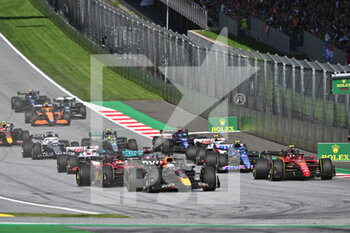 2022-07-09 - 01 VERSTAPPEN Max (nld), Red Bull Racing RB18, action 55 SAINZ Carlos (spa), Scuderia Ferrari F1-75, action during the Formula 1 Rolex Grosser Preis Von Osterreich 2022, 2022 Austrian Grand Prix, 11th round of the 2022 FIA Formula One World Championship from July 8 to 10, 2022 on the Red Bull Ring, in Spielberg, Austria - F1 - AUSTRIAN GRAND PRIX 2022 - FORMULA 1 - MOTORS
