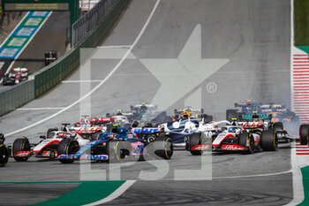 2022-07-09 - start of the race, depart, 31 OCON Esteban (fra), Alpine F1 Team A522, action during the Formula 1 Rolex Grosser Preis Von Osterreich 2022, 2022 Austrian Grand Prix, 11th round of the 2022 FIA Formula One World Championship from July 8 to 10, 2022 on the Red Bull Ring, in Spielberg, Austria - F1 - AUSTRIAN GRAND PRIX 2022 - FORMULA 1 - MOTORS
