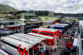2022-07-10 - paddock with motorhome, hospitalities during the Formula 1 Rolex Grosser Preis Von Osterreich 2022, 2022 Austrian Grand Prix, 11th round of the 2022 FIA Formula One World Championship from July 8 to 10, 2022 on the Red Bull Ring, in Spielberg, Austria - F1 - AUSTRIAN GRAND PRIX 2022 - RACE - FORMULA 1 - MOTORS