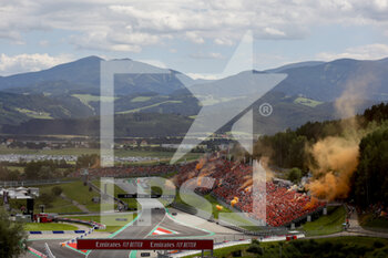 2022-07-10 - illustration grandstands, gradins, spectators, fans 01 VERSTAPPEN Max (nld), Red Bull Racing RB18, action during the Formula 1 Rolex Grosser Preis Von Osterreich 2022, 2022 Austrian Grand Prix, 11th round of the 2022 FIA Formula One World Championship from July 8 to 10, 2022 on the Red Bull Ring, in Spielberg, Austria - F1 - AUSTRIAN GRAND PRIX 2022 - RACE - FORMULA 1 - MOTORS