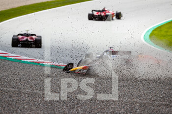 2022-07-10 - 11 PEREZ Sergio (mex), Red Bull Racing RB18, action crash, accident, during the Formula 1 Rolex Grosser Preis Von Osterreich 2022, 2022 Austrian Grand Prix, 11th round of the 2022 FIA Formula One World Championship from July 8 to 10, 2022 on the Red Bull Ring, in Spielberg, Austria - F1 - AUSTRIAN GRAND PRIX 2022 - RACE - FORMULA 1 - MOTORS