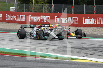 2022-07-10 - 44 HAMILTON Lewis (gbr), Mercedes AMG F1 Team W13, action 01 VERSTAPPEN Max (nld), Red Bull Racing RB18, action during the Formula 1 Rolex Grosser Preis Von Osterreich 2022, 2022 Austrian Grand Prix, 11th round of the 2022 FIA Formula One World Championship from July 8 to 10, 2022 on the Red Bull Ring, in Spielberg, Austria - F1 - AUSTRIAN GRAND PRIX 2022 - RACE - FORMULA 1 - MOTORS