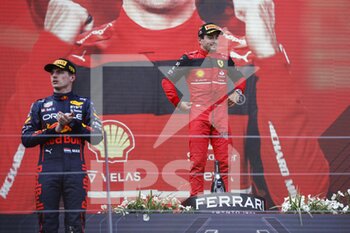 2022-07-10 - LECLERC Charles (mco), Scuderia Ferrari F1-75, portrait celebration victory podium VERSTAPPEN Max (ned), Red Bull Racing RB18, portrait during the Formula 1 Rolex Grosser Preis Von Osterreich 2022, 2022 Austrian Grand Prix, 11th round of the 2022 FIA Formula One World Championship from July 8 to 10, 2022 on the Red Bull Ring, in Spielberg, Austria - F1 - AUSTRIAN GRAND PRIX 2022 - RACE - FORMULA 1 - MOTORS