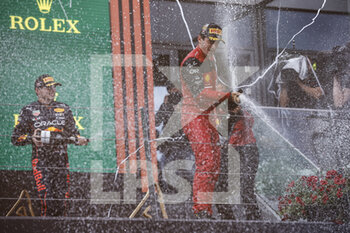 2022-07-10 - LECLERC Charles (mco), Scuderia Ferrari F1-75, portrait celebration podium VERSTAPPEN Max (ned), Red Bull Racing RB18, portrait during the Formula 1 Rolex Grosser Preis Von Osterreich 2022, 2022 Austrian Grand Prix, 11th round of the 2022 FIA Formula One World Championship from July 8 to 10, 2022 on the Red Bull Ring, in Spielberg, Austria - F1 - AUSTRIAN GRAND PRIX 2022 - RACE - FORMULA 1 - MOTORS