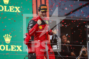 2022-07-10 - LECLERC Charles (mco), Scuderia Ferrari F1-75, portrait celebration victory podium during the Formula 1 Rolex Grosser Preis Von Osterreich 2022, 2022 Austrian Grand Prix, 11th round of the 2022 FIA Formula One World Championship from July 8 to 10, 2022 on the Red Bull Ring, in Spielberg, Austria - F1 - AUSTRIAN GRAND PRIX 2022 - RACE - FORMULA 1 - MOTORS