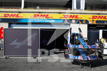 2022-07-20 - Alpine F1 Team A522, mechanical detail front wing, aileron, during the Formula 1 Lenovo Grand Prix de France, French Grand Prix 2022, 12th round of the 2022 FIA Formula One World Championship from July 22 to 24, 2022 on the Circuit Paul Ricard, in Le Castellet, France - F1 - FRENCH GRAND PRIX 2022 - FORMULA 1 - MOTORS