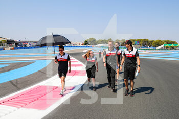 2022-07-21 - ZHOU Guanyu (chi), Alfa Romeo F1 Team ORLEN C42, portrait trackwalk during the Formula 1 Lenovo Grand Prix de France, French Grand Prix 2022, 12th round of the 2022 FIA Formula One World Championship from July 22 to 24, 2022 on the Circuit Paul Ricard, in Le Castellet, France - F1 - FRENCH GRAND PRIX 2022 - FORMULA 1 - MOTORS
