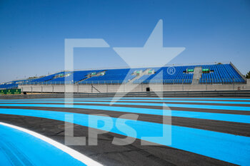 2022-07-21 - tribunes, grandstands, gradins, during the Formula 1 Lenovo Grand Prix de France, French Grand Prix 2022, 12th round of the 2022 FIA Formula One World Championship from July 22 to 24, 2022 on the Circuit Paul Ricard, in Le Castellet, France - F1 - FRENCH GRAND PRIX 2022 - FORMULA 1 - MOTORS