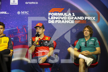 2022-07-21 - LECLERC Charles (mco), Scuderia Ferrari and VETTEL Sebastian (ger), Aston Martin F1 Team, portrait during the press conference prior to the Formula 1 Lenovo Grand Prix de France, French Grand Prix 2022, 12th round of the 2022 FIA Formula One World Championship from July 22 to 24, 2022 on the Circuit Paul Ricard, in Le Castellet, France - F1 - FRENCH GRAND PRIX 2022 - FORMULA 1 - MOTORS