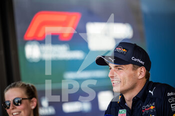 2022-07-21 - VERSTAPPEN Max (ned), Red Bull Racing RB18, portrait interwiew at the Media Pen during the Formula 1 Lenovo Grand Prix de France, French Grand Prix 2022, 12th round of the 2022 FIA Formula One World Championship from July 22 to 24, 2022 on the Circuit Paul Ricard, in Le Castellet, France - F1 - FRENCH GRAND PRIX 2022 - FORMULA 1 - MOTORS
