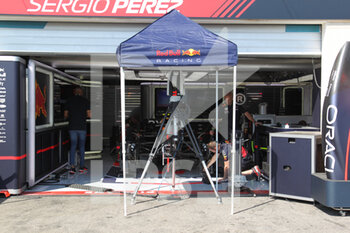 2022-07-21 - jul 21 2022 Le Castellet, France - F1 2022 France GP - Preparation Day - 3d scanner in front of  Oracle Red Bull Racing box - FORMULA 1 LENOVO GRAND PRIX DE FRANCE 2022 - FORMULA 1 - MOTORS