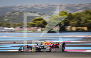 2022-07-22 - 01 VERSTAPPEN Max (nld), Red Bull Racing RB18, action during the Formula 1 Lenovo Grand Prix de France, French Grand Prix 2022, 12th round of the 2022 FIA Formula One World Championship from July 22 to 24, 2022 on the Circuit Paul Ricard, in Le Castellet, France - F1 - FRENCH GRAND PRIX 2022 - FORMULA 1 - MOTORS
