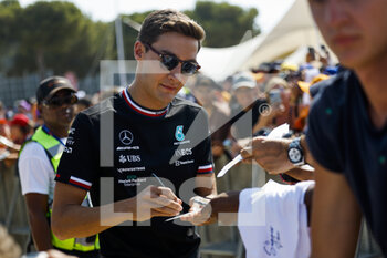 2022-07-23 - RUSSELL George (gbr), Mercedes AMG F1 Team W13, portrait, Fan Forum Pilotes F1 during the Formula 1 Lenovo Grand Prix de France, French Grand Prix 2022, 12th round of the 2022 FIA Formula One World Championship from July 22 to 24, 2022 on the Circuit Paul Ricard, in Le Castellet, France - F1 - FRENCH GRAND PRIX 2022 - FORMULA 1 - MOTORS