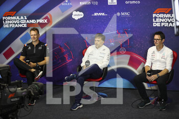 2022-07-23 - Press conference with ROSSI Laurent (fra), CEO of Alpine with CAPITO Jost, Chief Executive Officer of Williams Racing and SHOVLIN Andrew (gbr), Mercedes AMG trackside engineering director, portrait during the Formula 1 Lenovo Grand Prix de France, French Grand Prix 2022, 12th round of the 2022 FIA Formula One World Championship from July 22 to 24, 2022 on the Circuit Paul Ricard, in Le Castellet, France - F1 - FRENCH GRAND PRIX 2022 - FORMULA 1 - MOTORS